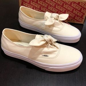 vans canvas knotted